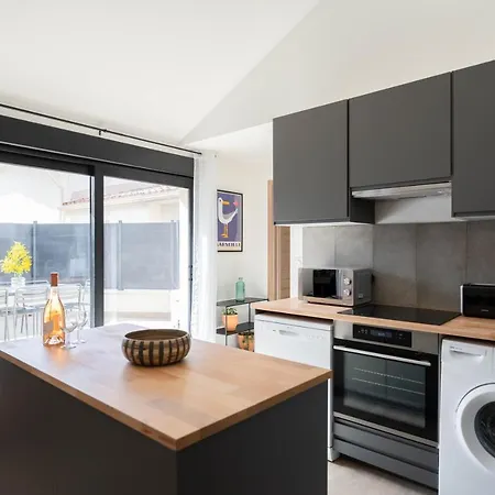 Holiday home La Maison Du Parc 4 Standing Terrasse Parking Wifi Clim Marseille