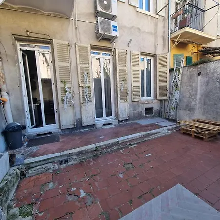 L'antre Du Dragon Apartment