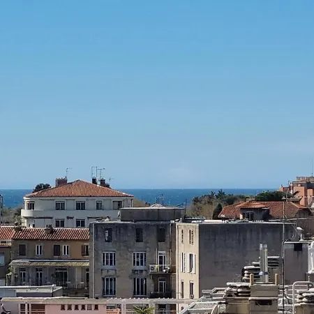 T1 Prado Chanot Διαμέρισμα