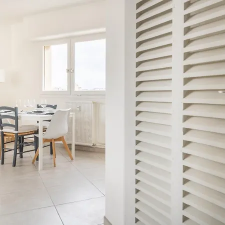 Apartment Bel Epure Et Minimaliste Pour 4 Pers A Marseille