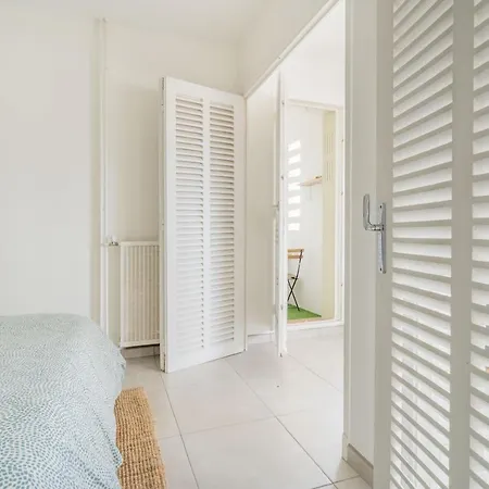 Apartment Bel Epure Et Minimaliste Pour 4 Pers A Marseille