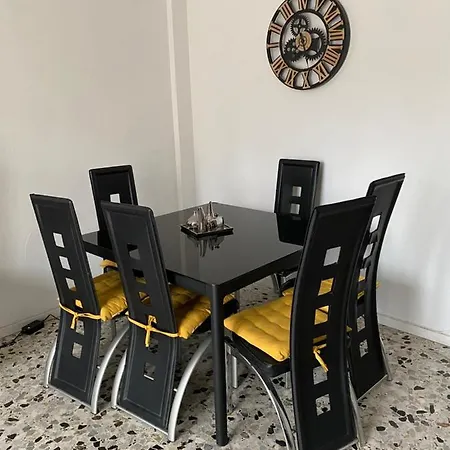 T3 Lumineux Dans Un Petit Immeuble, * Marseille