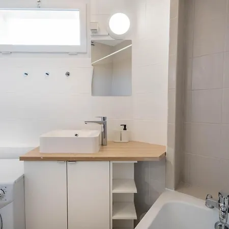Bel Epure Et Minimaliste Pour 4 Pers A Marseille