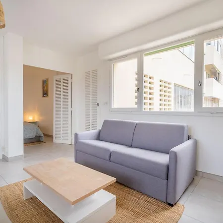 Apartment Bel Epure Et Minimaliste Pour 4 Pers A Marseille