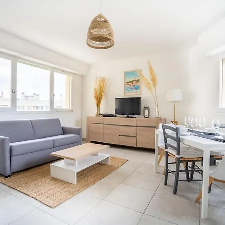 Apartment Bel Epure Et Minimaliste Pour 4 Pers A Marseille