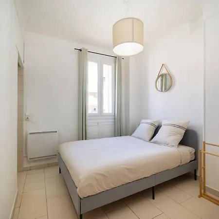 Apartment Equipe Balcon 4 Pers St Charles Marseille