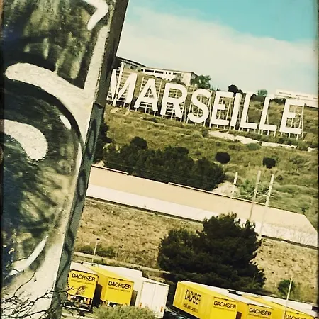 Le Patio - N°13206010120sb * Marseille