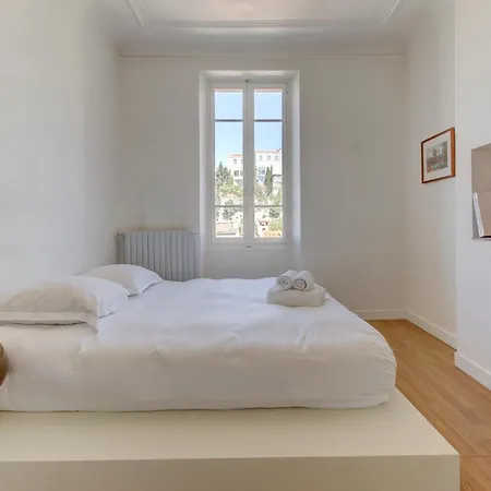 Holiday home La Maison D'endoume - Maison Avec Piscine Et Salle De Sport Marseille