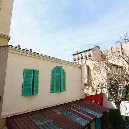Chic And Nenwly Renovated - Location