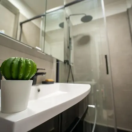 Le Forbin, Cosy Et Climatise Avec Balcon Marseille