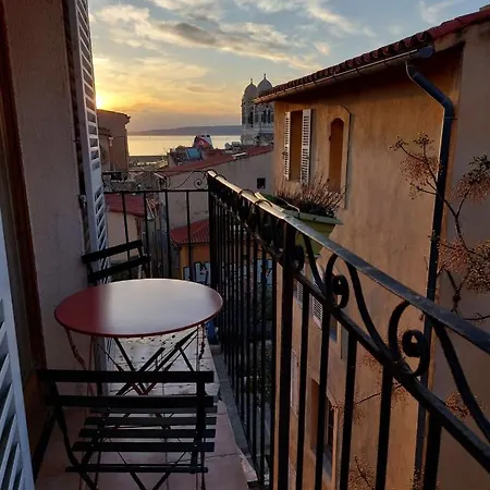 Nest With Sea View In The Heart Of The Panier Apartment