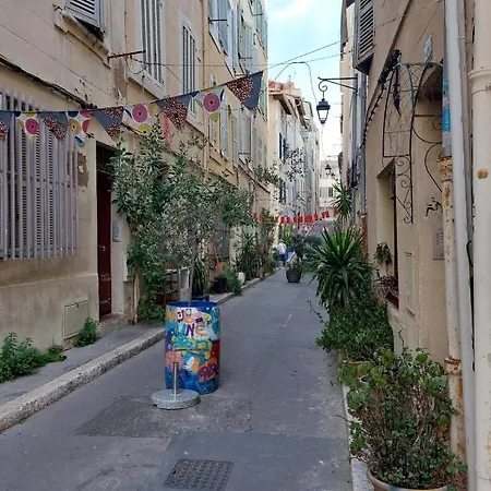 Apartment Nest With Sea View In The Heart Of The Panier Marseille