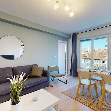 Apartment 4 8 Couchages Avec Exterieur