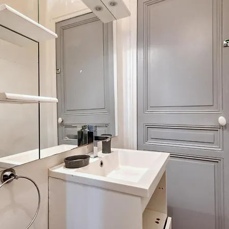 Cosy Situe A 100m Des Plages Et De La Spendide Corniche Apartment *