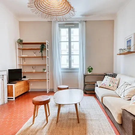 Cosy Situe A 100m Des Plages Et De La Spendide Corniche *