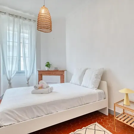 Cosy Situe A 100m Des Plages Et De La Spendide Corniche Apartment *