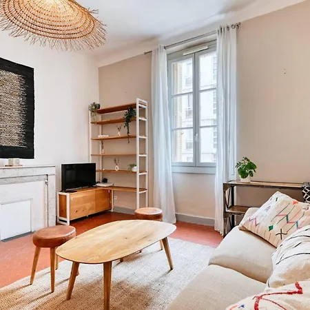 Apartment Cosy Situe A 100m Des Plages Et De La Spendide Corniche *