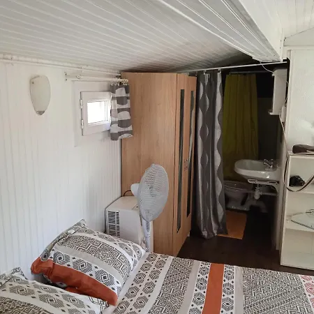 Le Nid D'oiseau De St Victor / St Victor's Bird's Nest Apartment