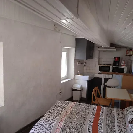 Le Nid D'oiseau De St Victor / St Victor's Bird's Nest Apartment Marseille