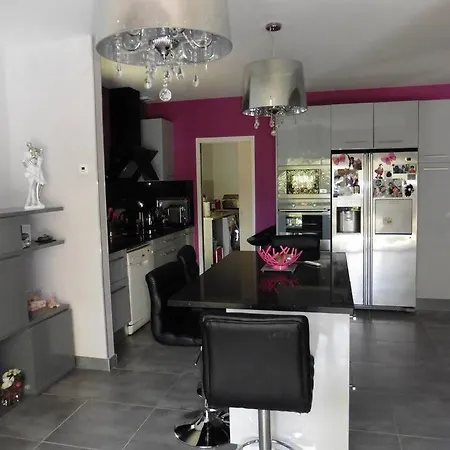 Magnifique Privee Avec Piscine Proche Villa