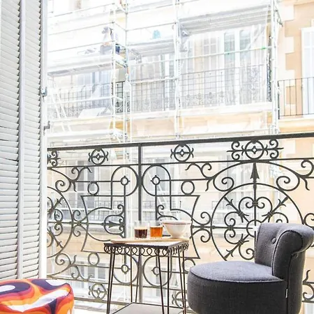 Grand 2 Avec Balcon Parc Longchamp Apartamento