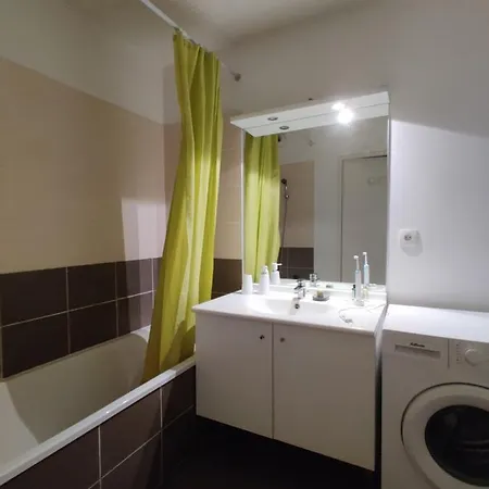 Le Village 76 M2 Climatisation 1Er Arrondissement Gare A Pied Box Parking Possible Marseille