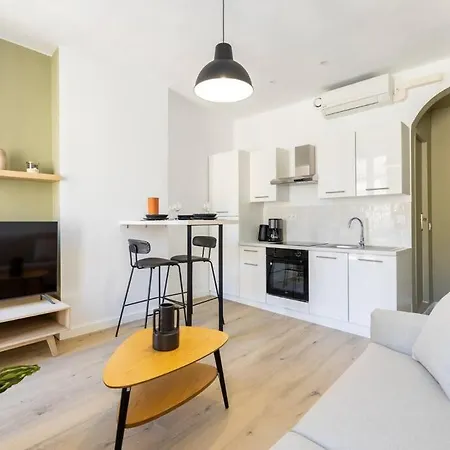 Apartment Beautiful & Modern Flat In Heart Of *
