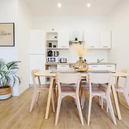 15 Minutes Du Vieux Port, Confort Et Espace Au Calme Du Palais Longchamp Apartment Marseille