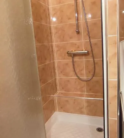 Apartment T3 Propre Et Climatise *