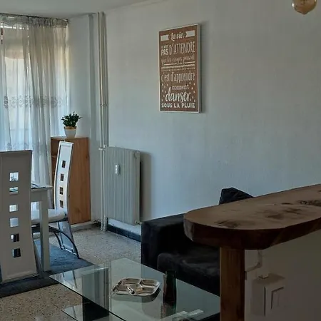 Apartment T3 Propre Et Climatise