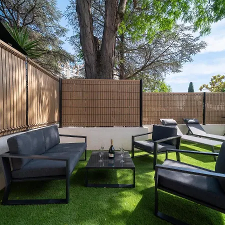 *le Beluga* Air Conditioning/jacuzzi/garden/park