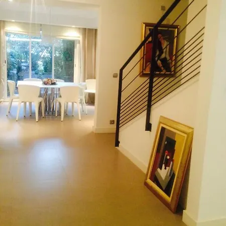 Villa Contemporaine Avec Piscine
