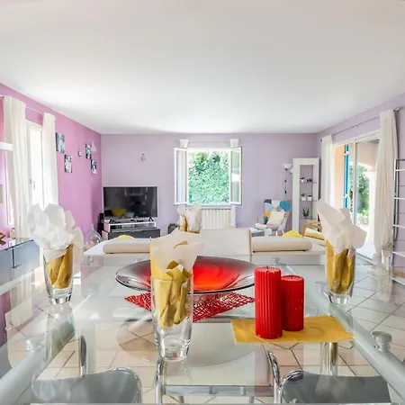 Holiday home La Calanque