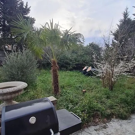 Dans Les Hauteurs Villa *