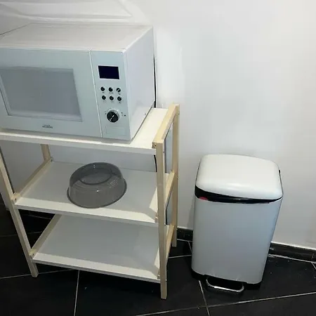 Apartment Grand Climatise Et Fonctionnel *