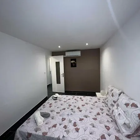 Apartment Grand Climatise Et Fonctionnel Marseille