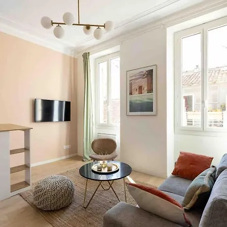 Cosy A 1' Du Cours Julien Apartment
