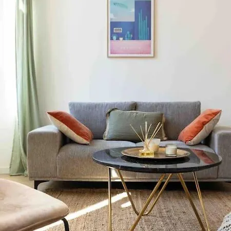 Cosy A 1' Du Cours Julien Apartment *