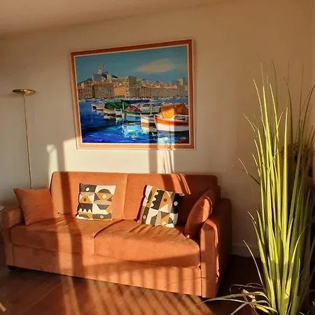 Et Pinede Calanques Apartment *