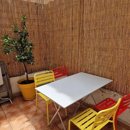 2 Pieces Dans Le Centre Avec Petite Terrasse 3*** Apartment *