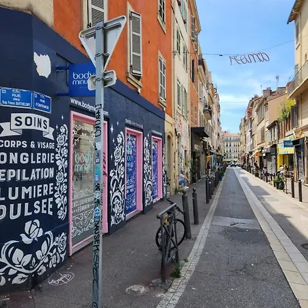 Le Panier De Papet,marseille Central, Au Coeur Du Cours Julien,vieux Port
