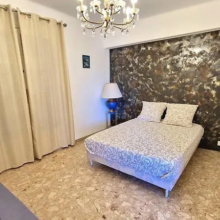 Dans Les Hauteurs Villa