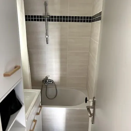 Apartamento 2 Climatise Metro A 500m Parking Balcon
