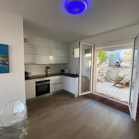 La Flibuste Des Goudes: Calanques Seaside Retreat With Gardens *