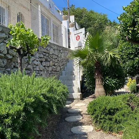 La Flibuste Des Goudes: Calanques Seaside Retreat With Gardens *