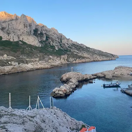 La Flibuste Des Goudes: Calanques Seaside Retreat With Gardens Marseille