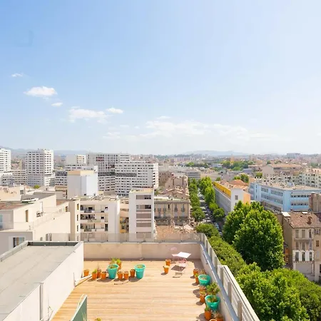 T2 Entre Plage Et Centre Ville-terrasse/parking Apartment