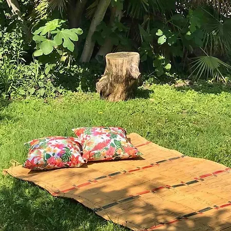 Calme Grand Jardin Bord De Mer. Parking *