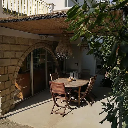 Calme Grand Jardin Bord De Mer. Parking *