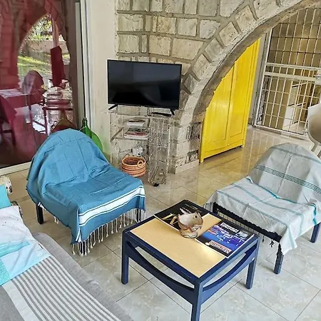 Calme Grand Jardin Bord De Mer. Parking *